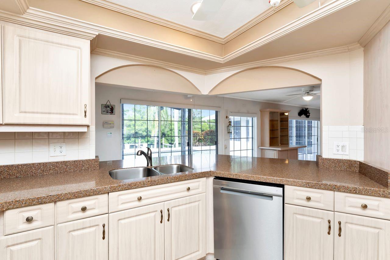 Image 18 of 78 For 1113 45th Avenue Ne