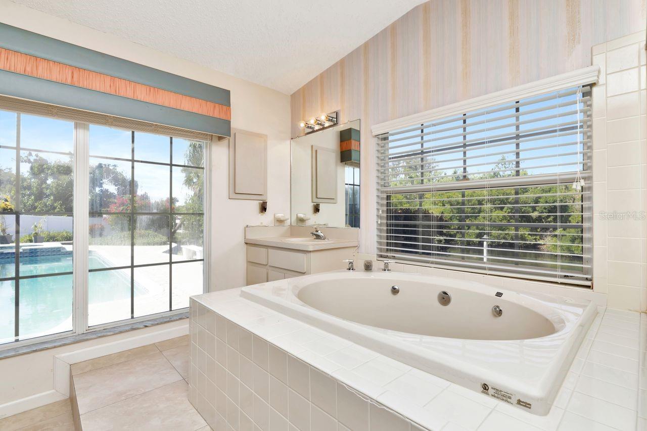 Image 27 of 78 For 1113 45th Avenue Ne