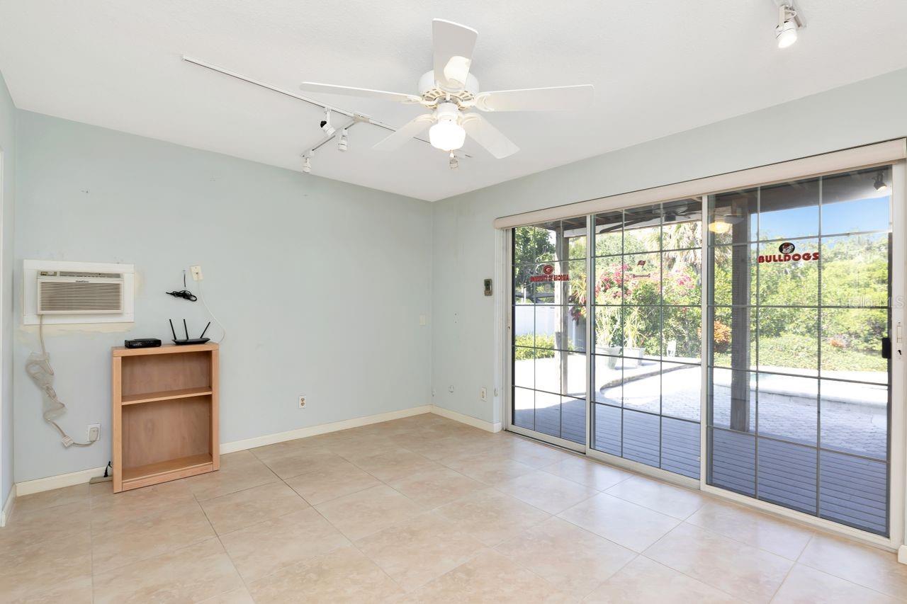 Image 41 of 78 For 1113 45th Avenue Ne