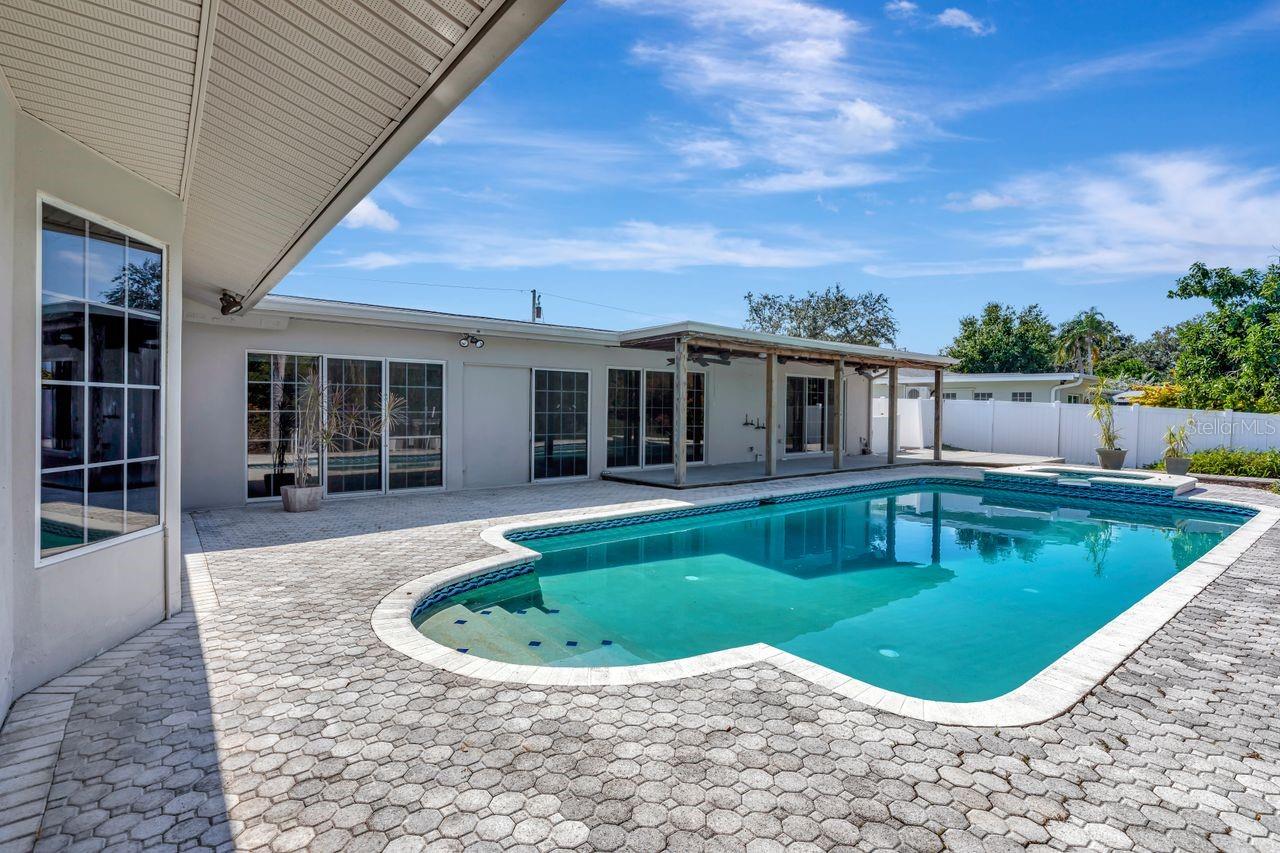 Image 52 of 78 For 1113 45th Avenue Ne