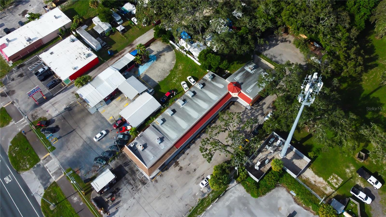 Listing photo id 14 for 3333 Us Highway 19  5