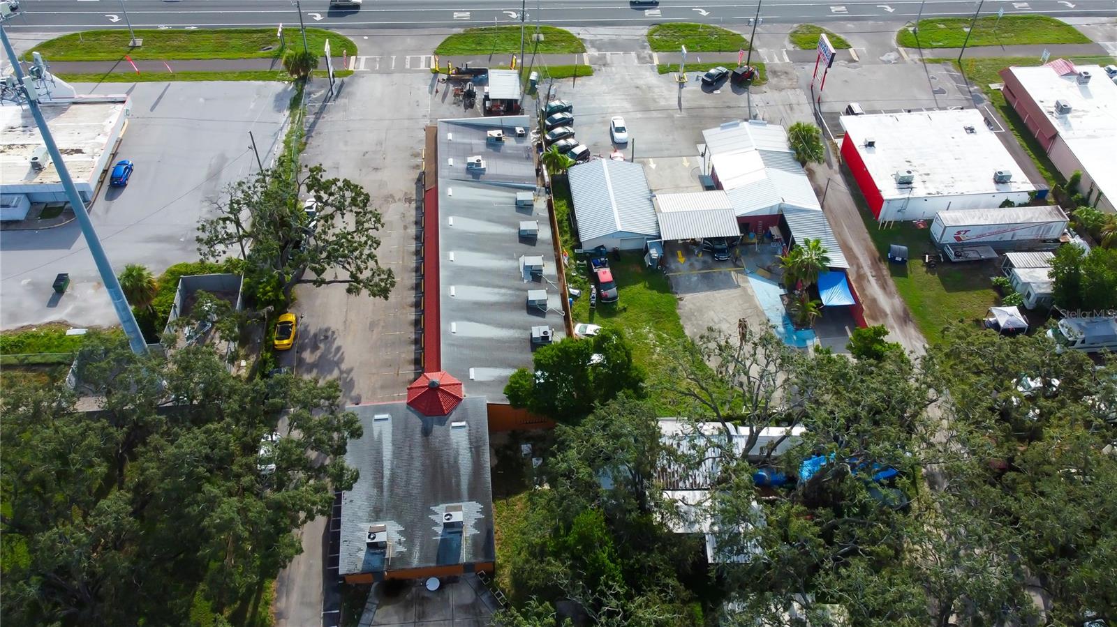 Listing photo id 5 for 3333 Us Highway 19  5