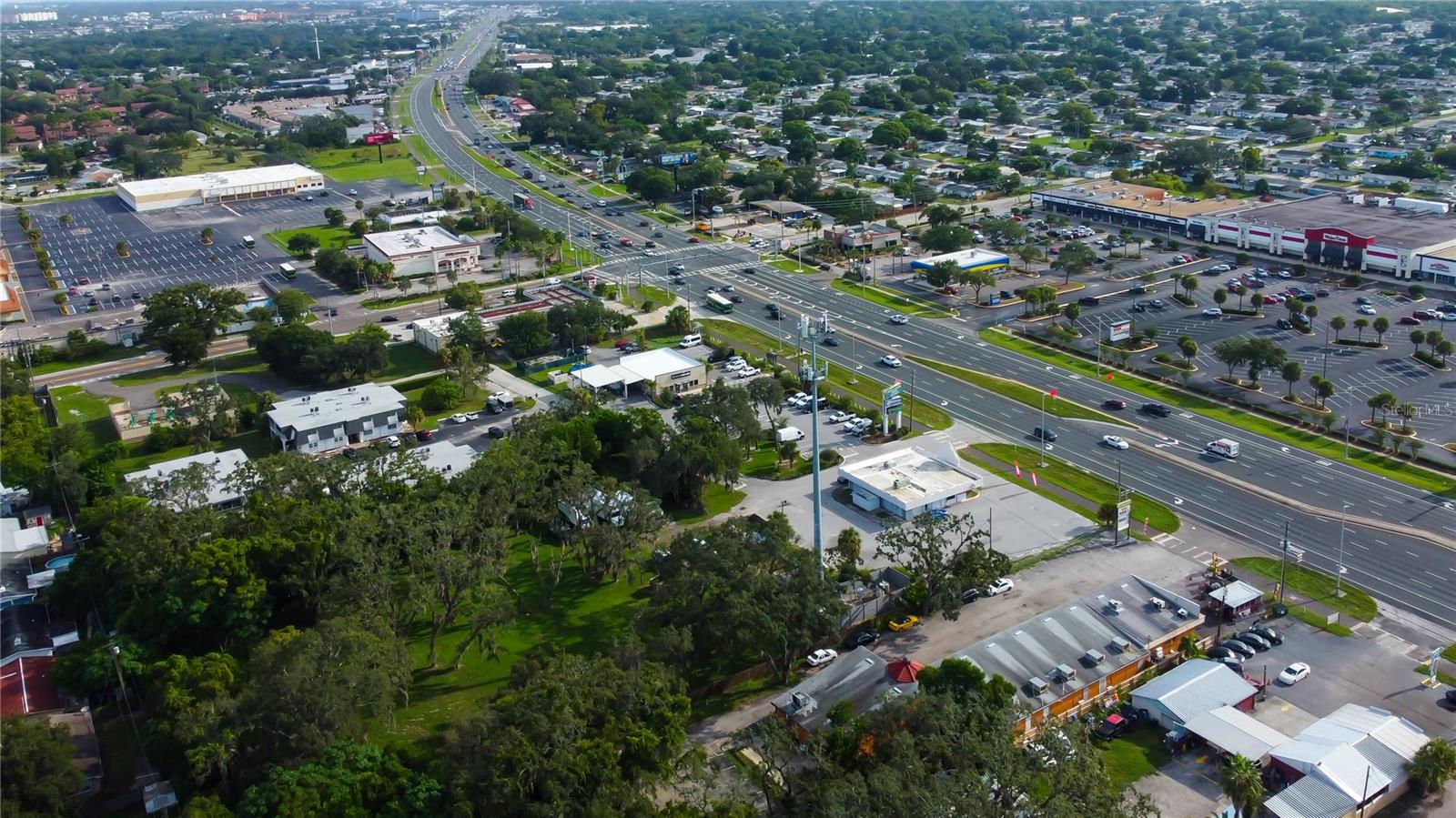 Listing photo id 7 for 3333 Us Highway 19  5