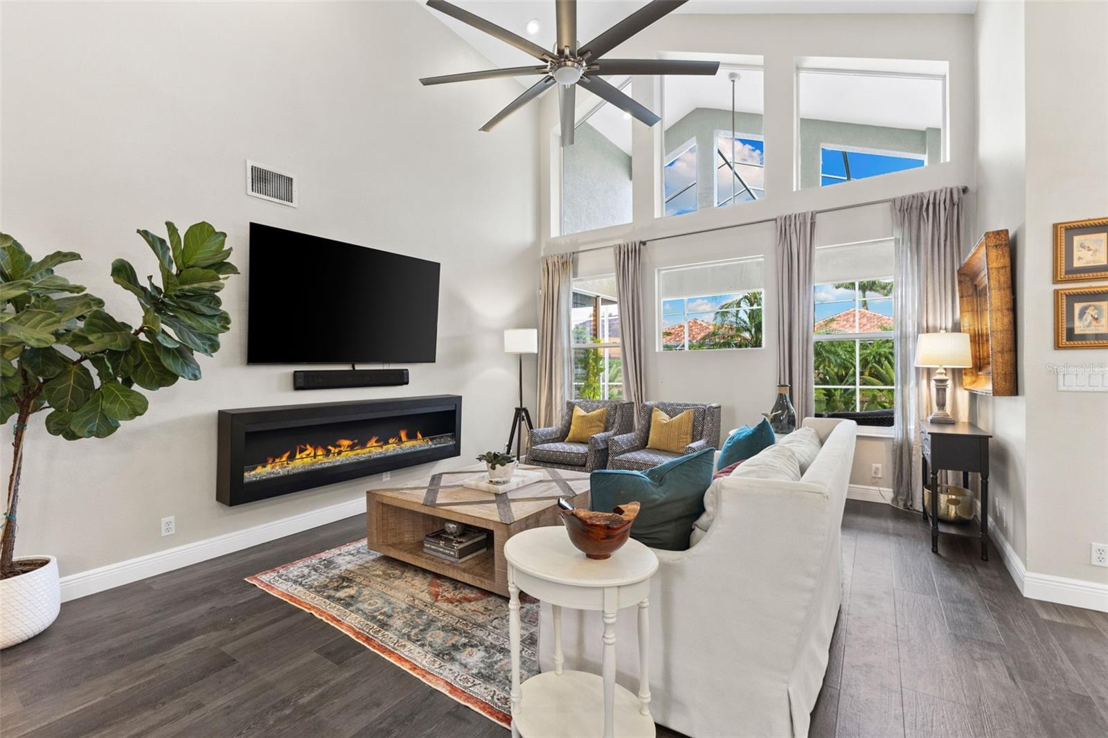 Image 6 of 62 For 304 9th Avenue E
