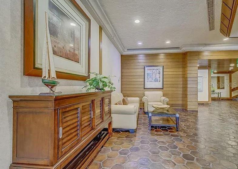 Image 24 of 26 For 400 Island Way 512
