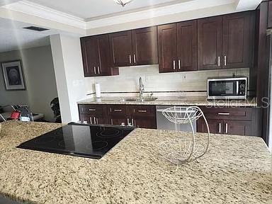 Image 4 of 26 For 400 Island Way 512