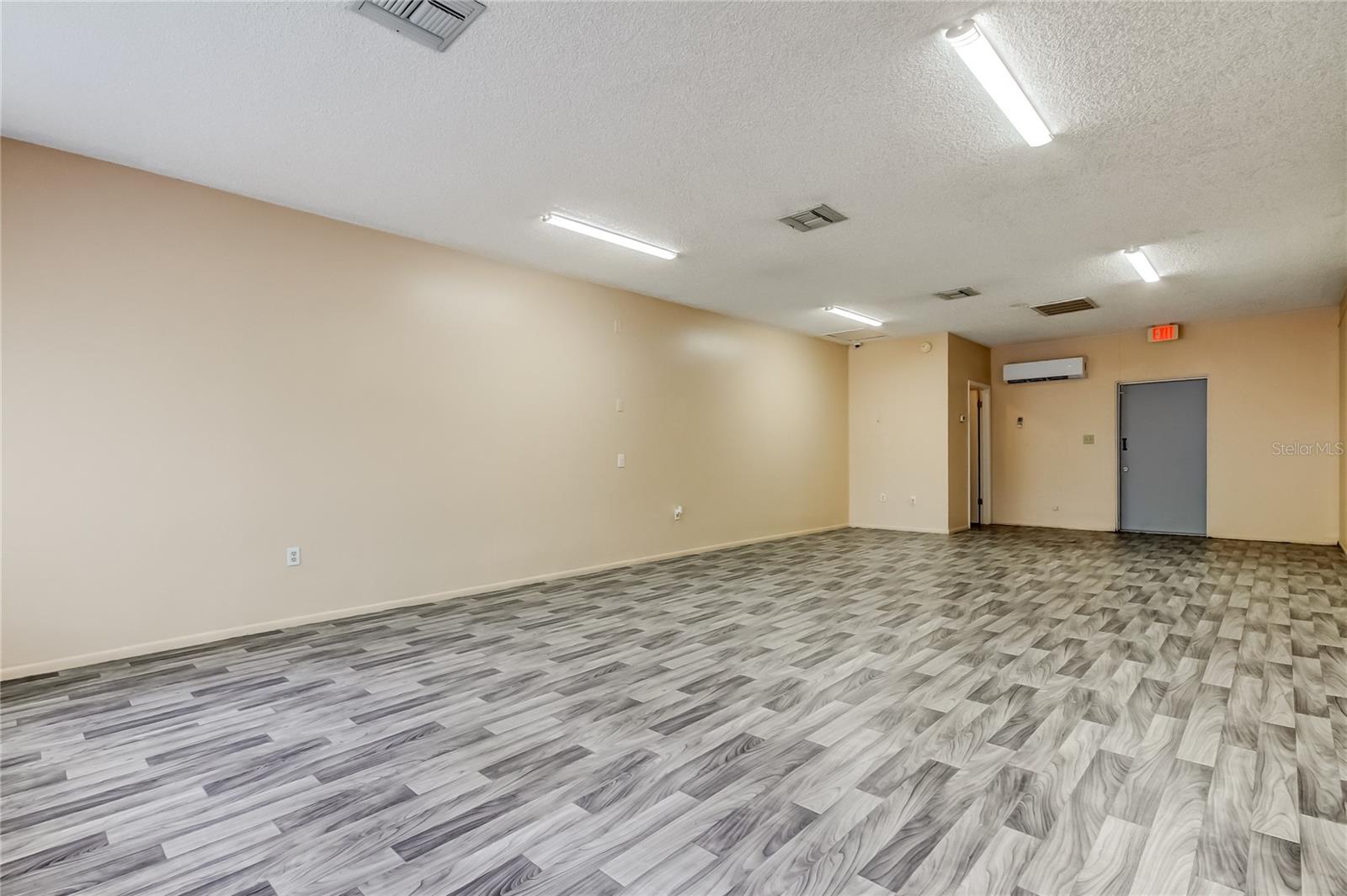 Listing photo id 14 for 3333 Us Highway 19  6