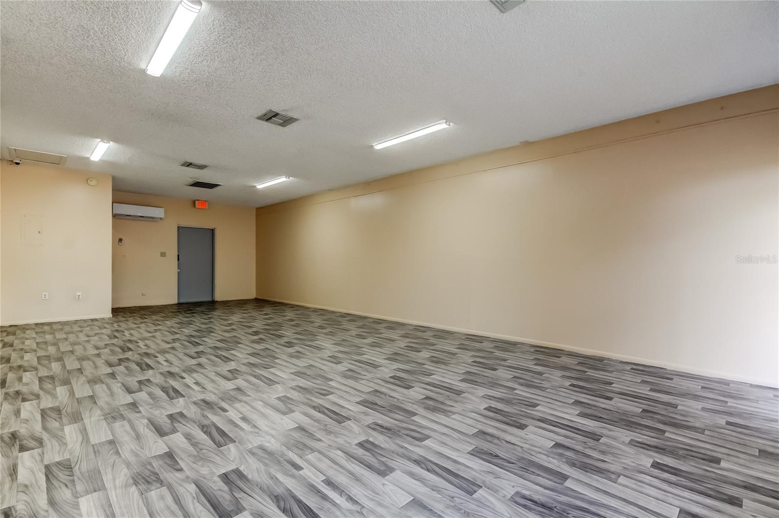 Listing photo id 15 for 3333 Us Highway 19  6