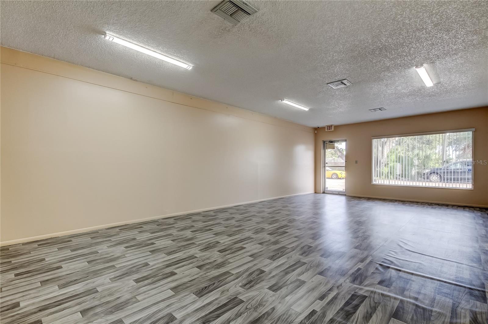 Listing photo id 16 for 3333 Us Highway 19  6