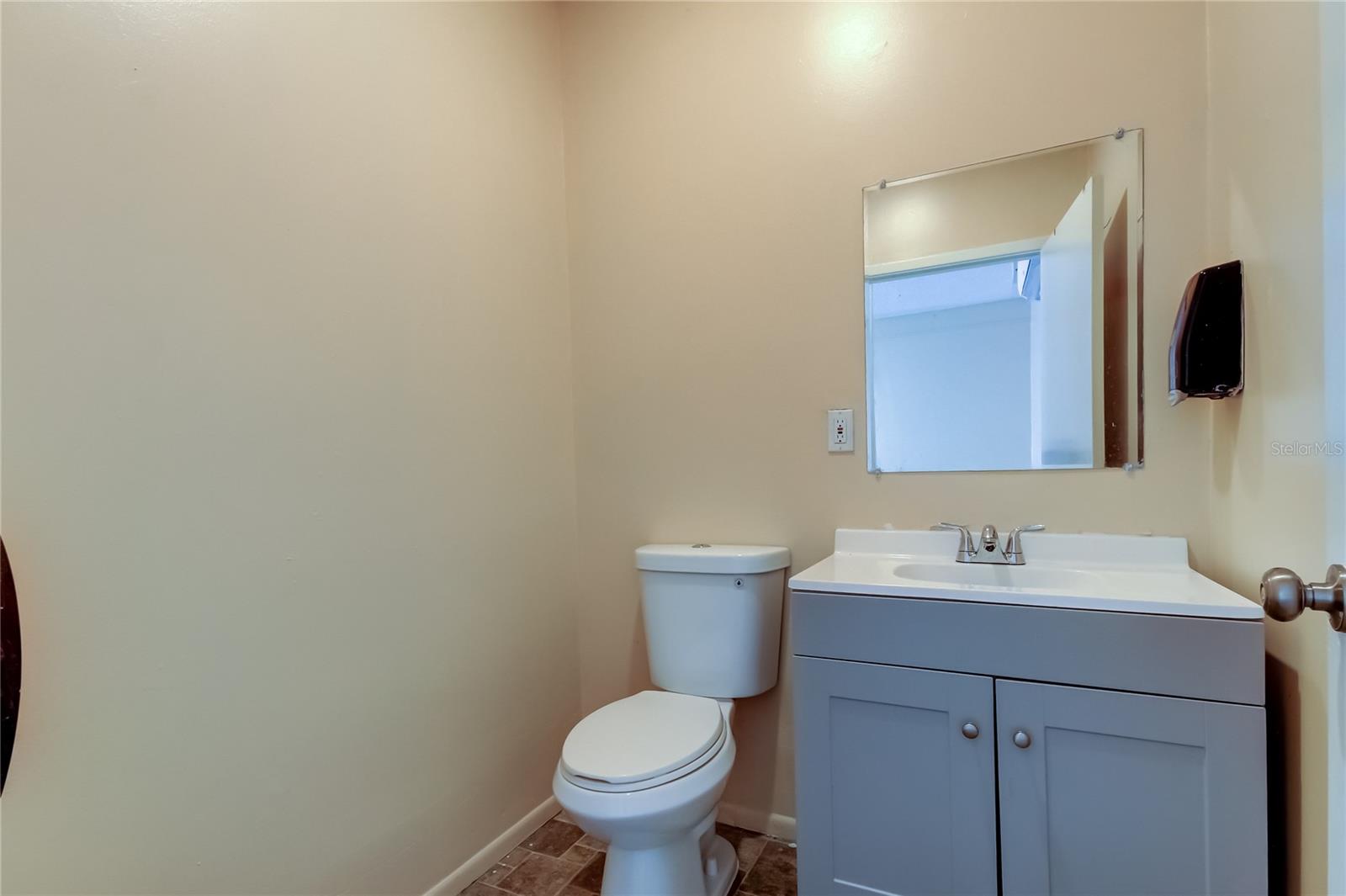 Listing photo id 19 for 3333 Us Highway 19  6