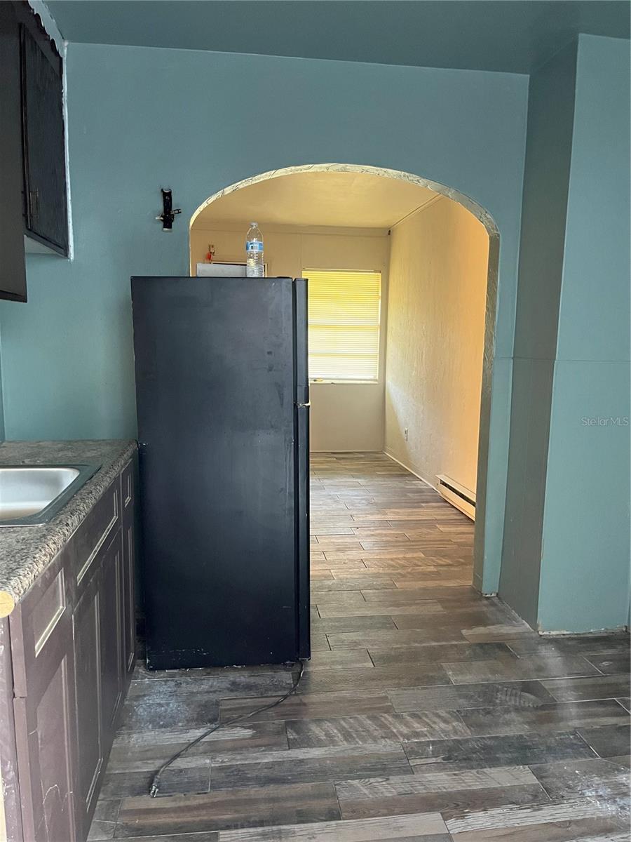 Image 10 of 15 For 420 Newton Avenue S