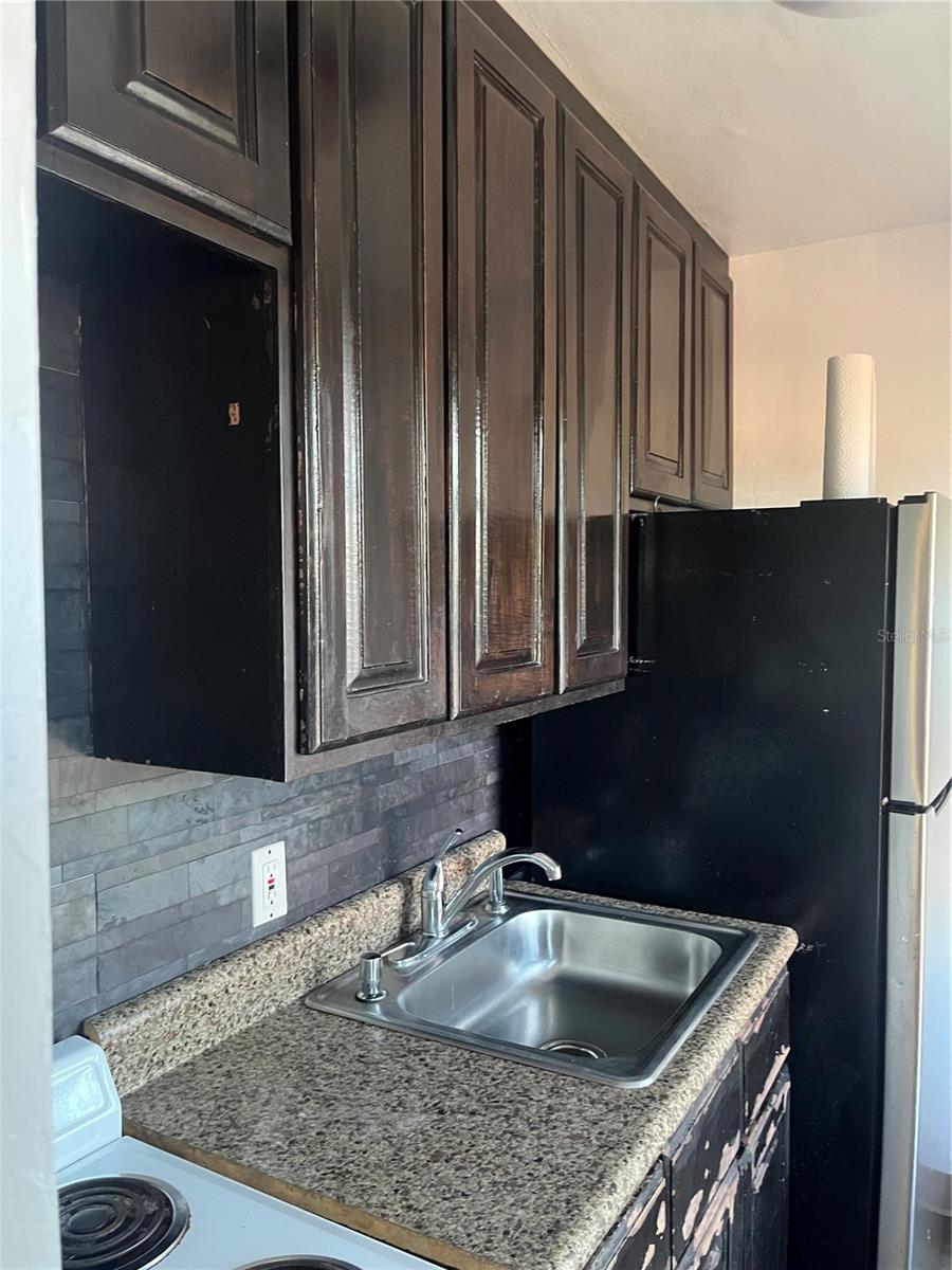 Image 14 of 15 For 420 Newton Avenue S