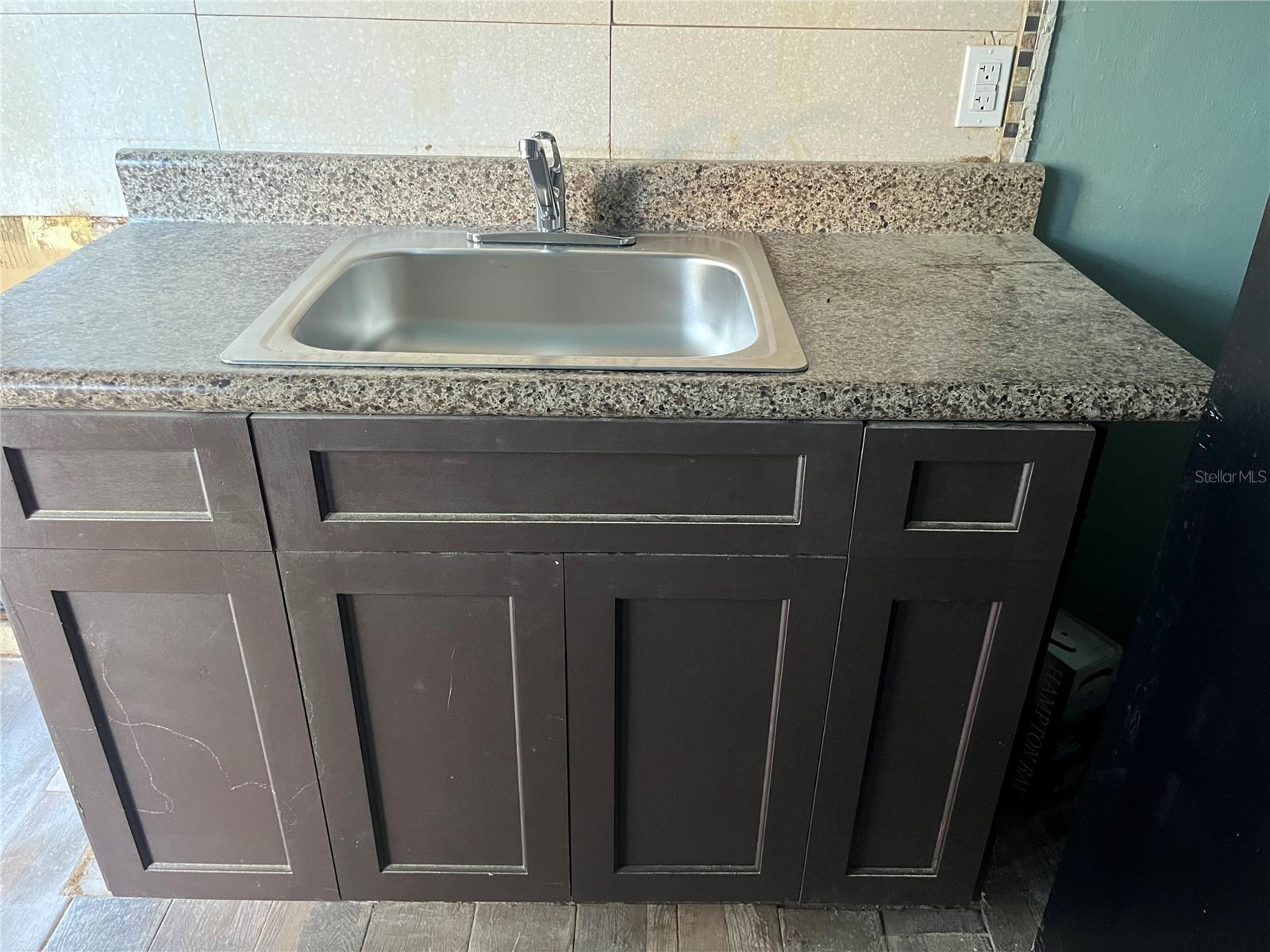 Image 8 of 15 For 420 Newton Avenue S