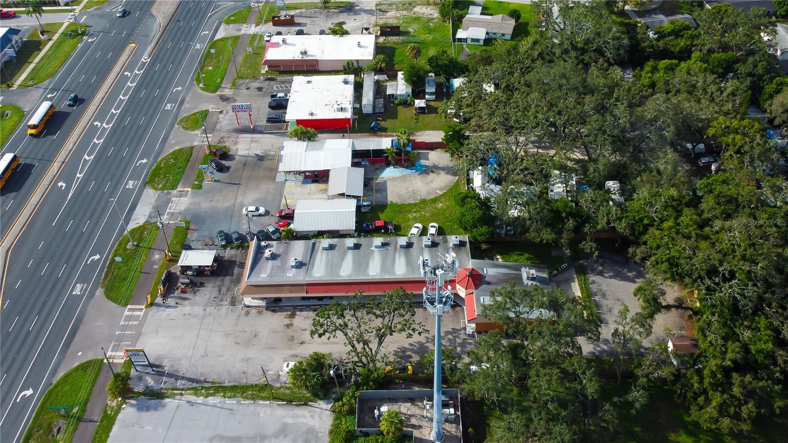 Listing photo id 11 for 3333 Us Highway 19  7