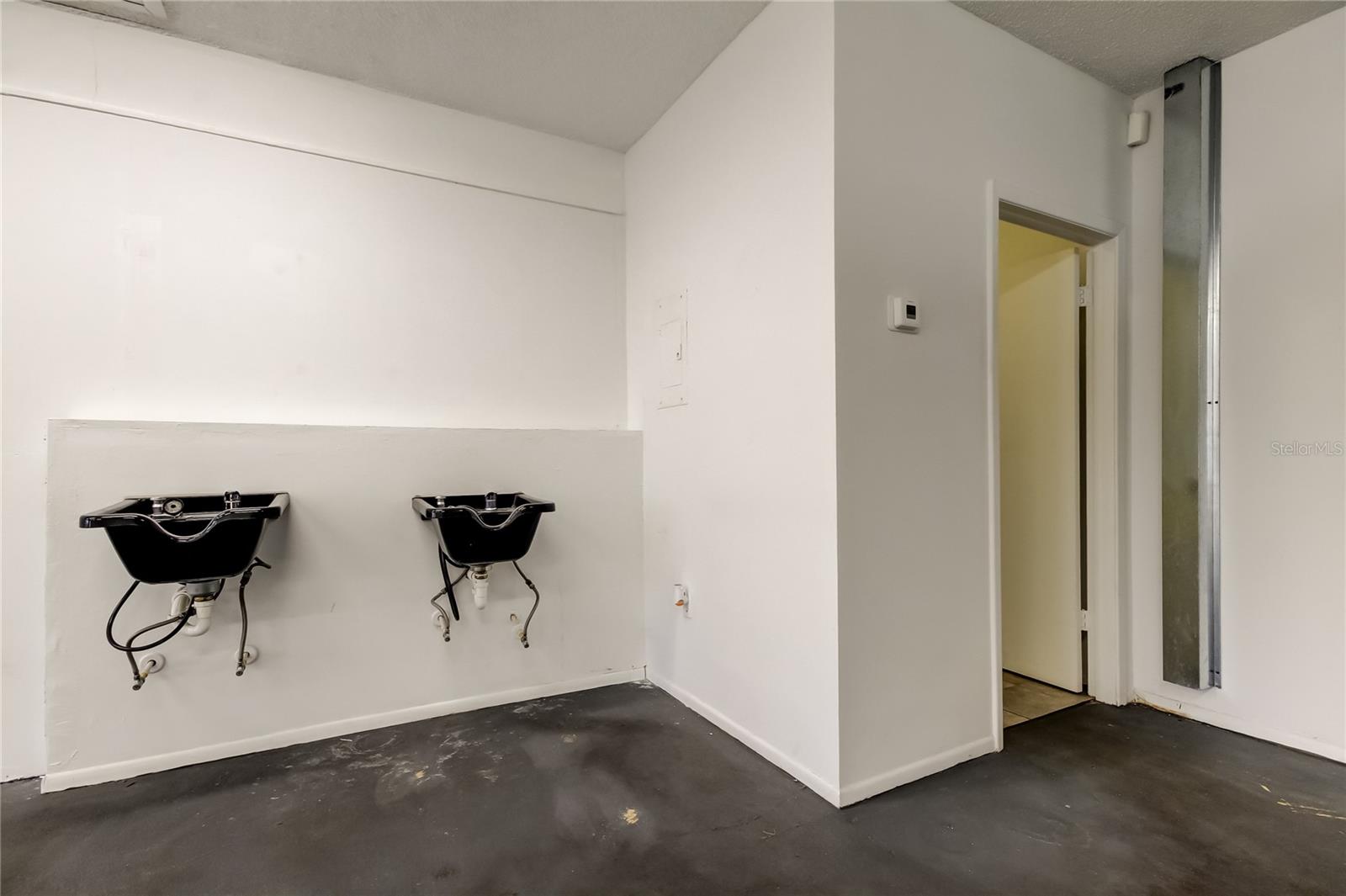 Listing photo id 18 for 3333 Us Highway 19  7