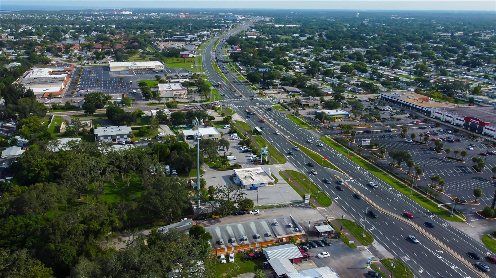 Listing photo id 6 for 3333 Us Highway 19  7