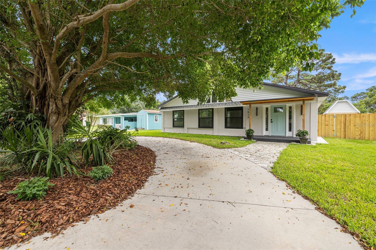 Details for 1913 Lakewood Drive, CLEARWATER, FL 33763