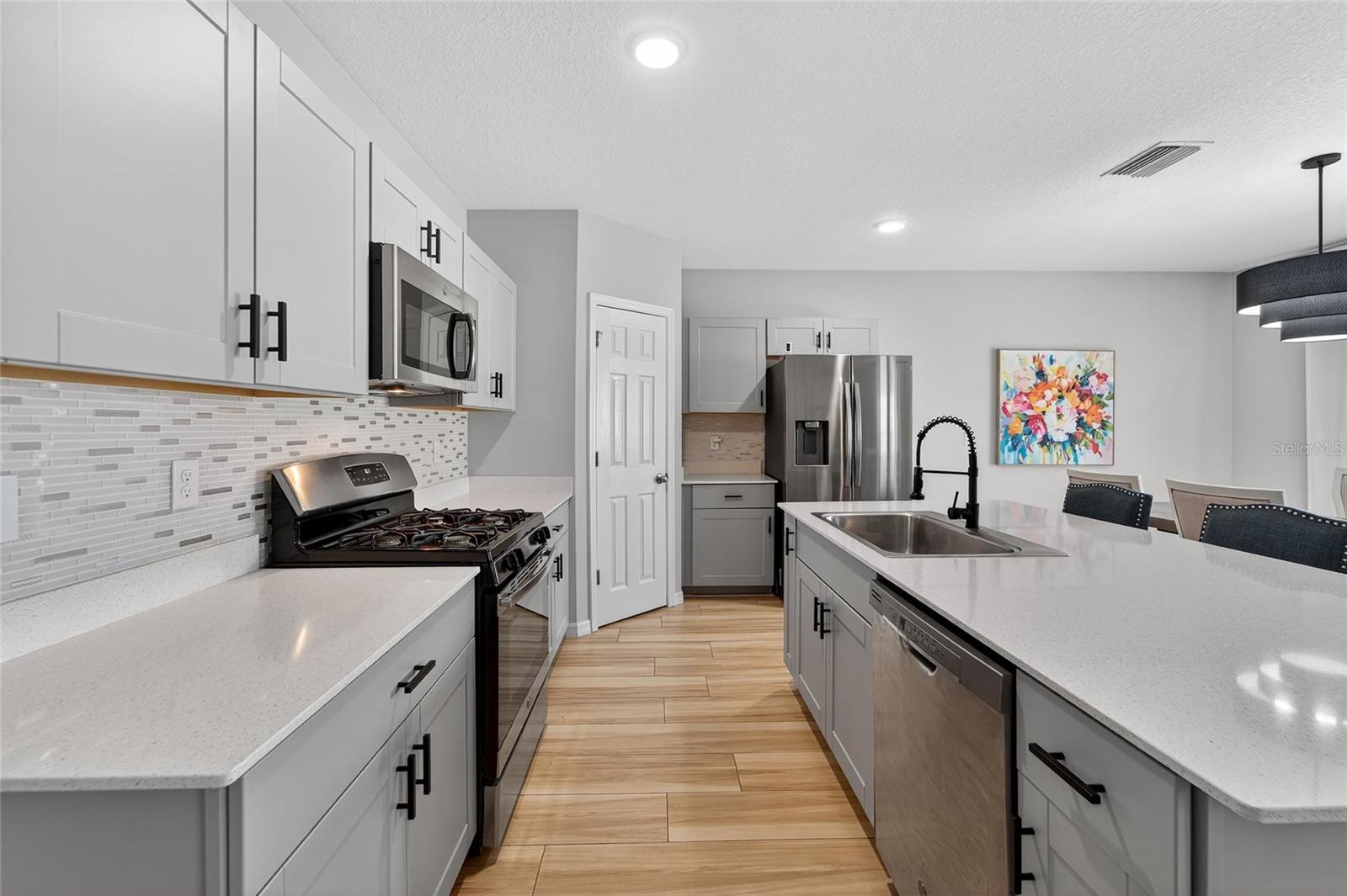 Image 13 of 47 For 14636 Brumby Ridge Avenue