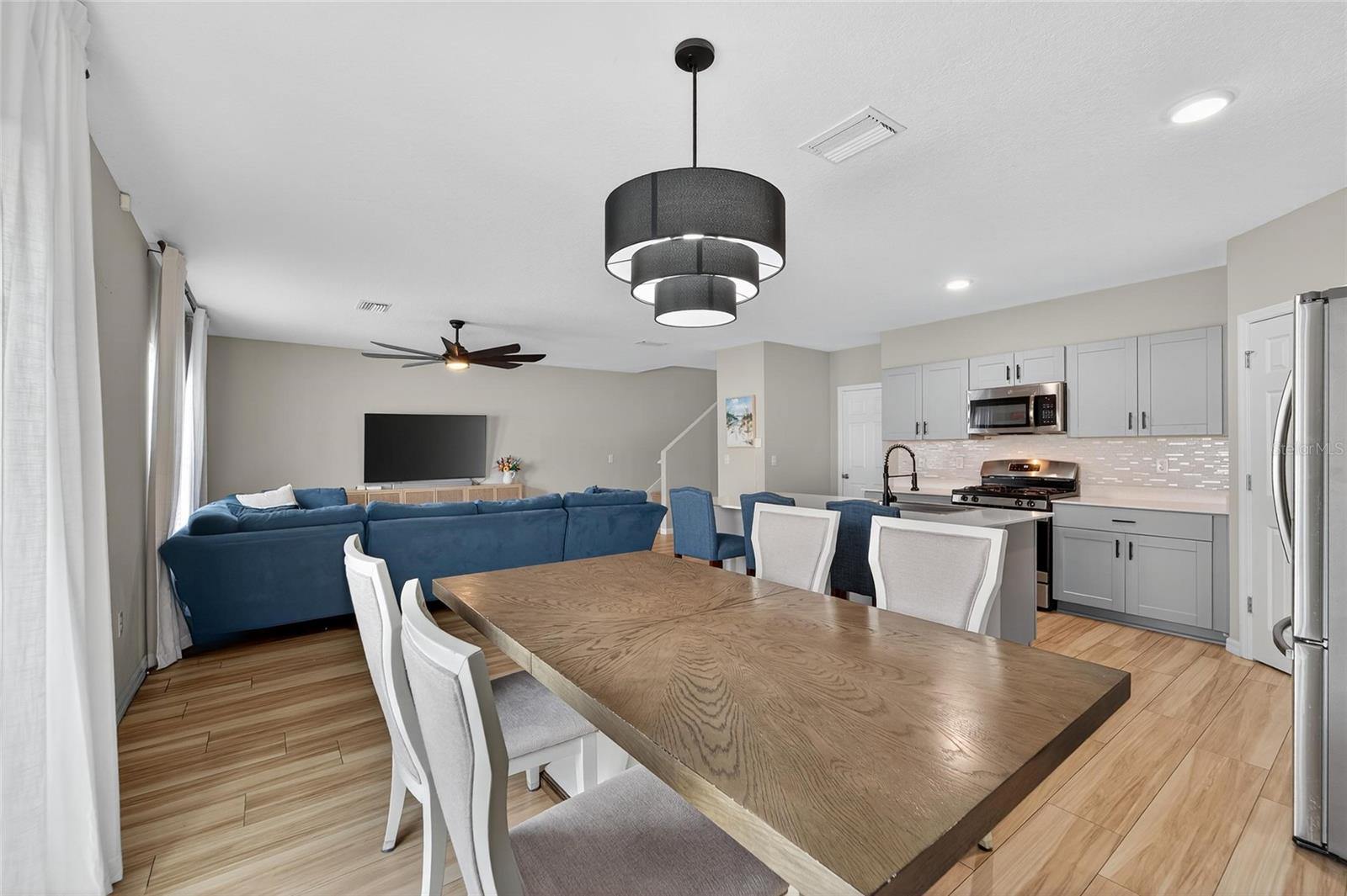Image 17 of 47 For 14636 Brumby Ridge Avenue