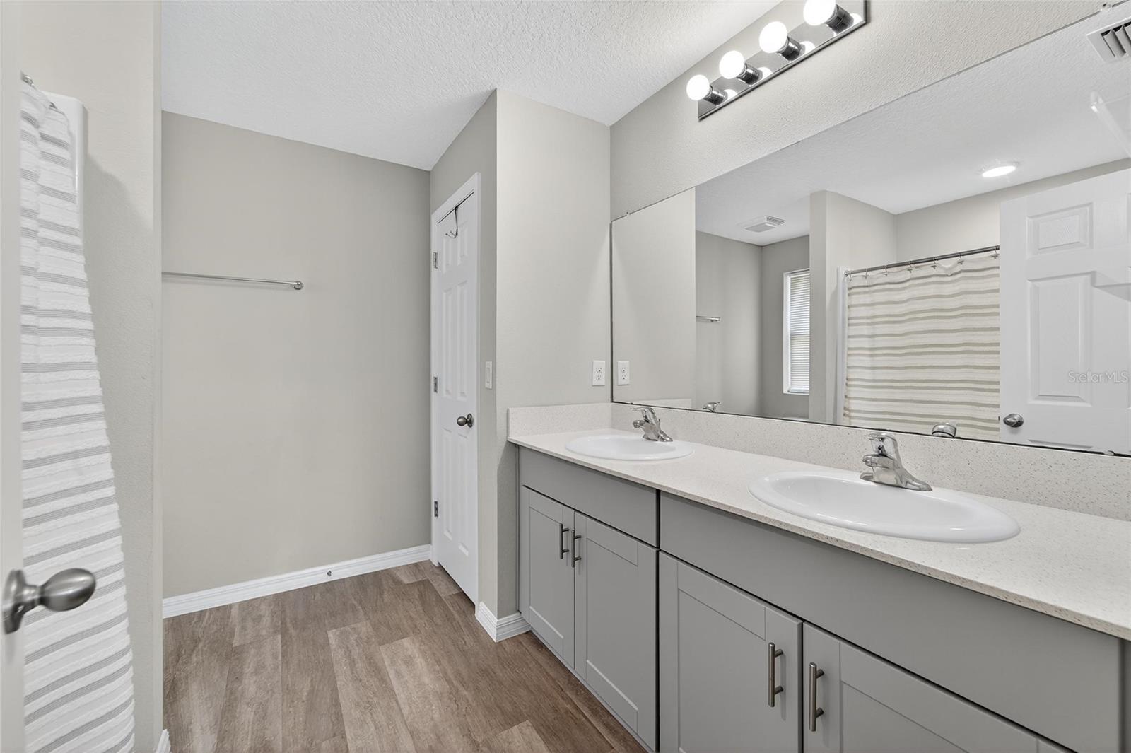 Image 24 of 47 For 14636 Brumby Ridge Avenue