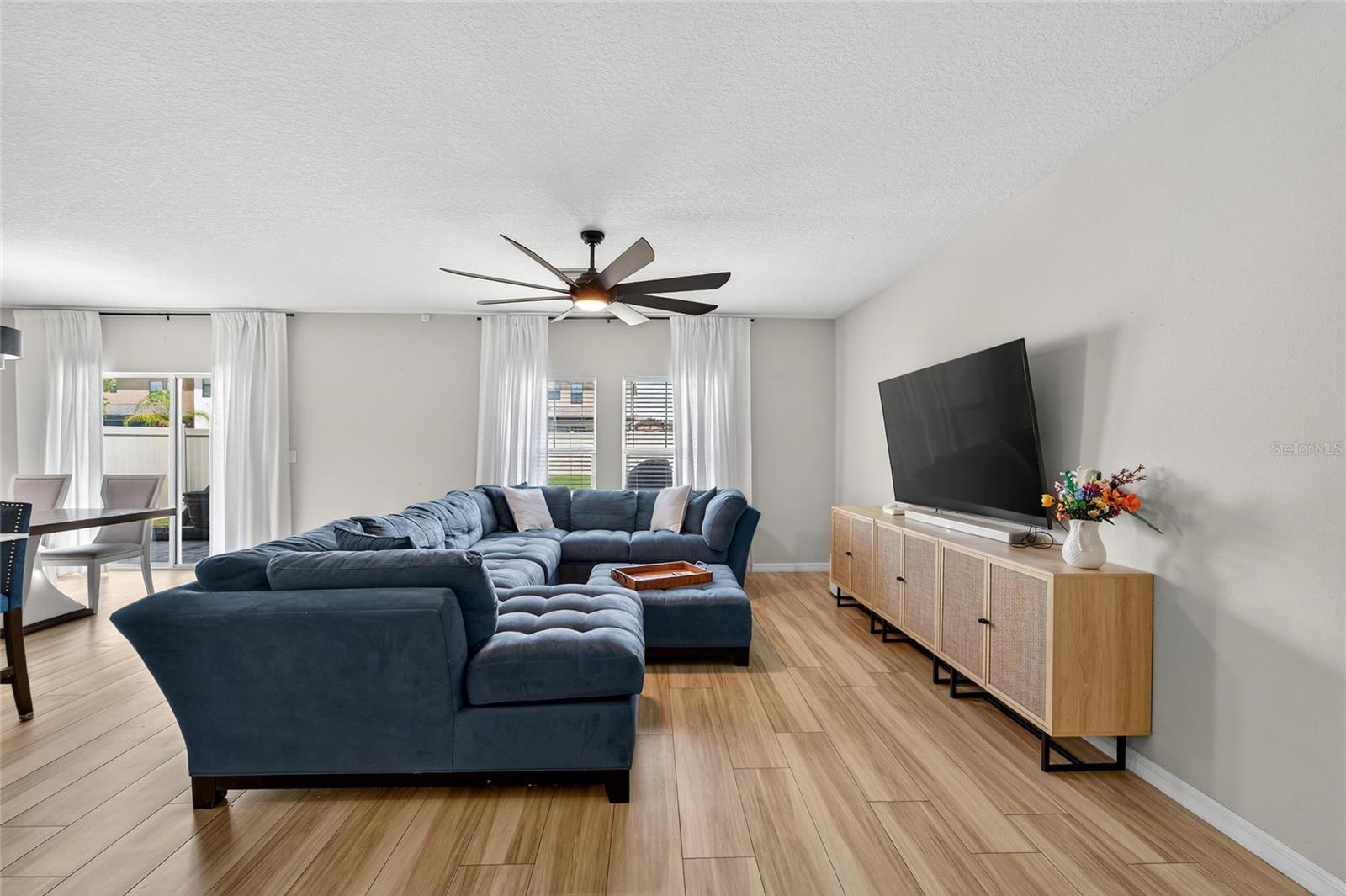 Image 9 of 47 For 14636 Brumby Ridge Avenue