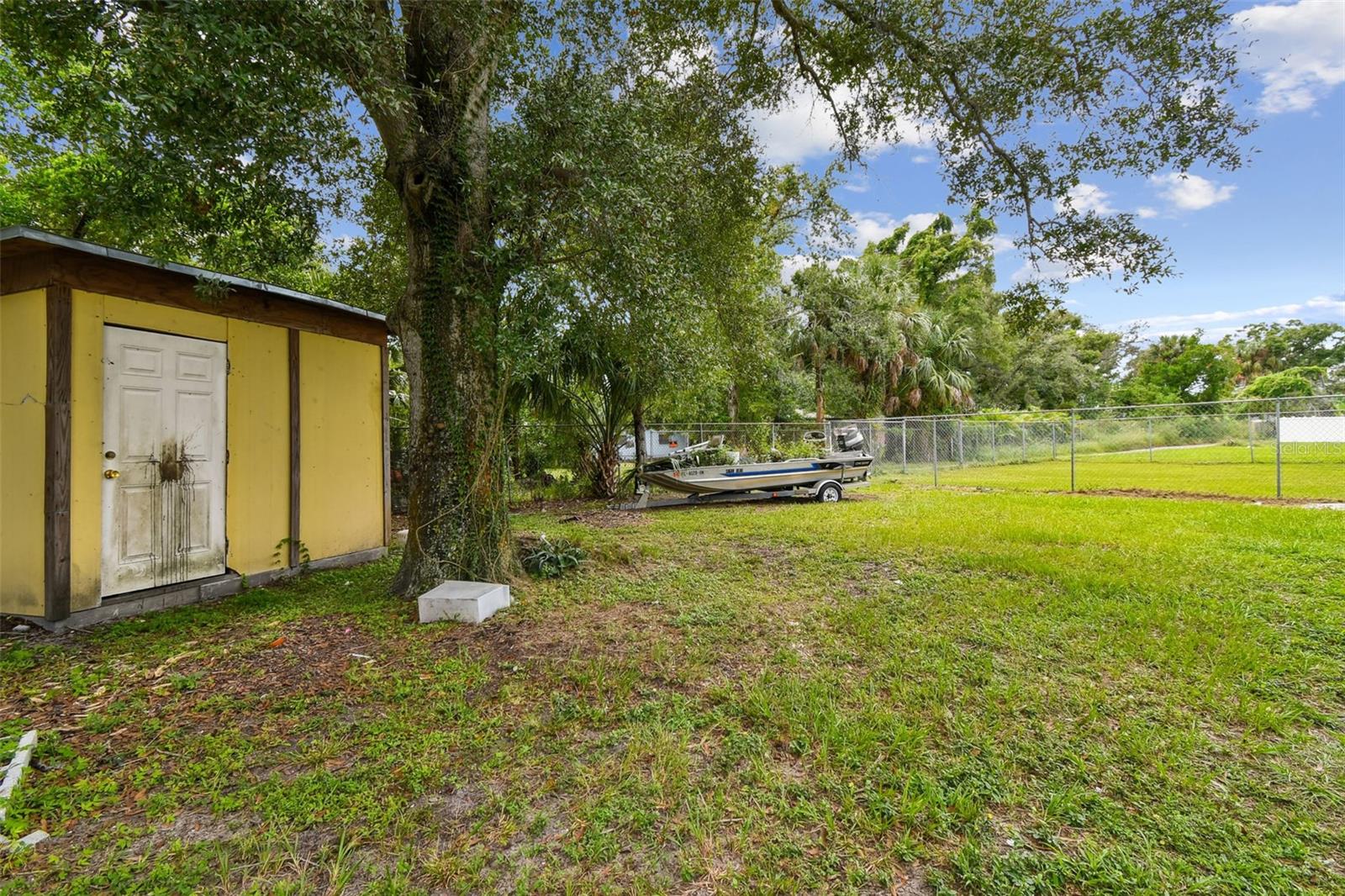 Image 11 of 13 For 3417 Lake Avenue