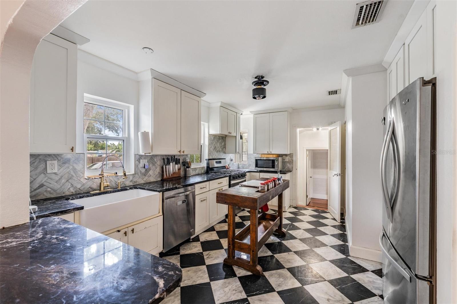 Image 11 of 34 For 801 22nd Street N