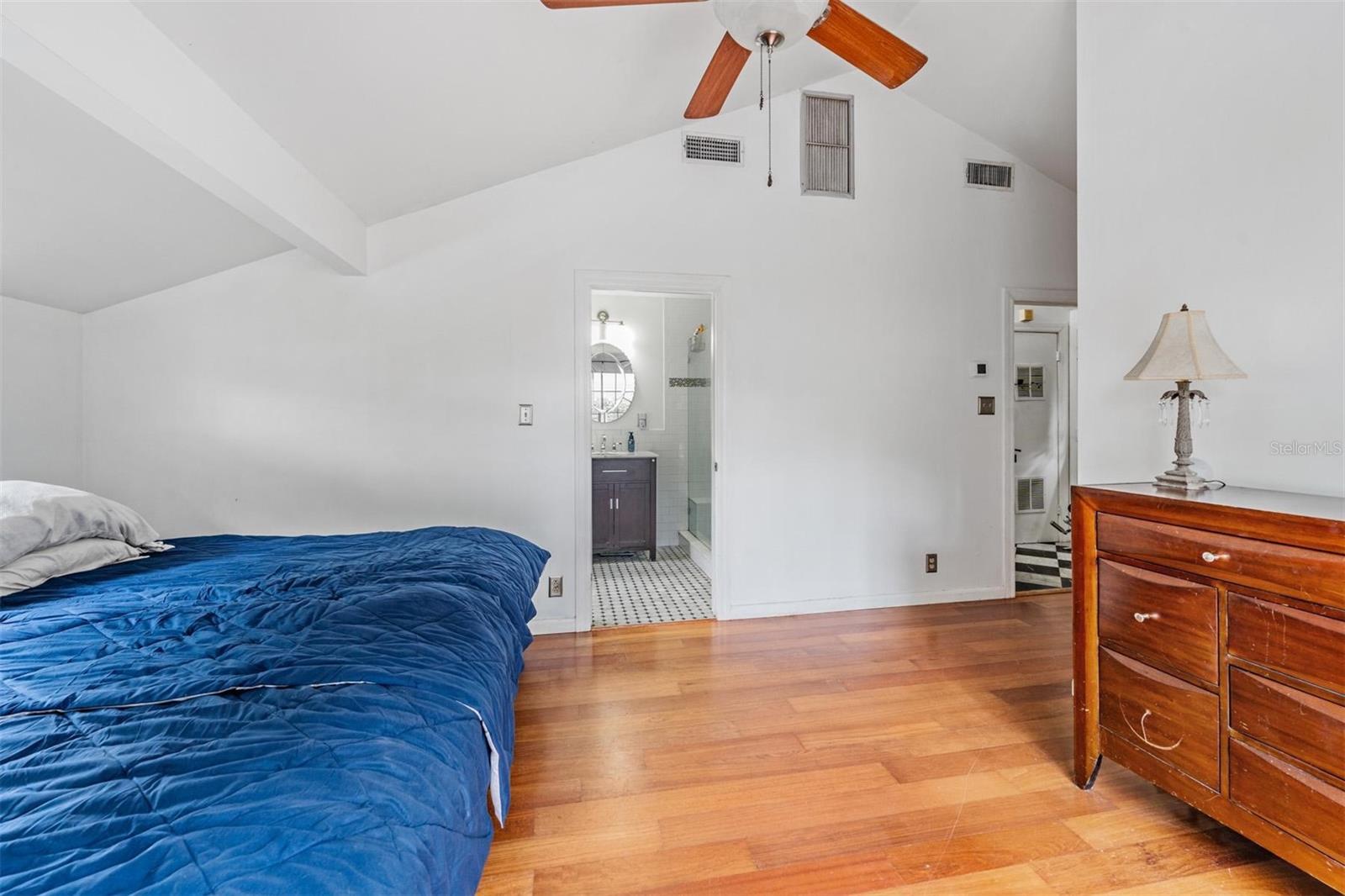 Image 15 of 34 For 801 22nd Street N