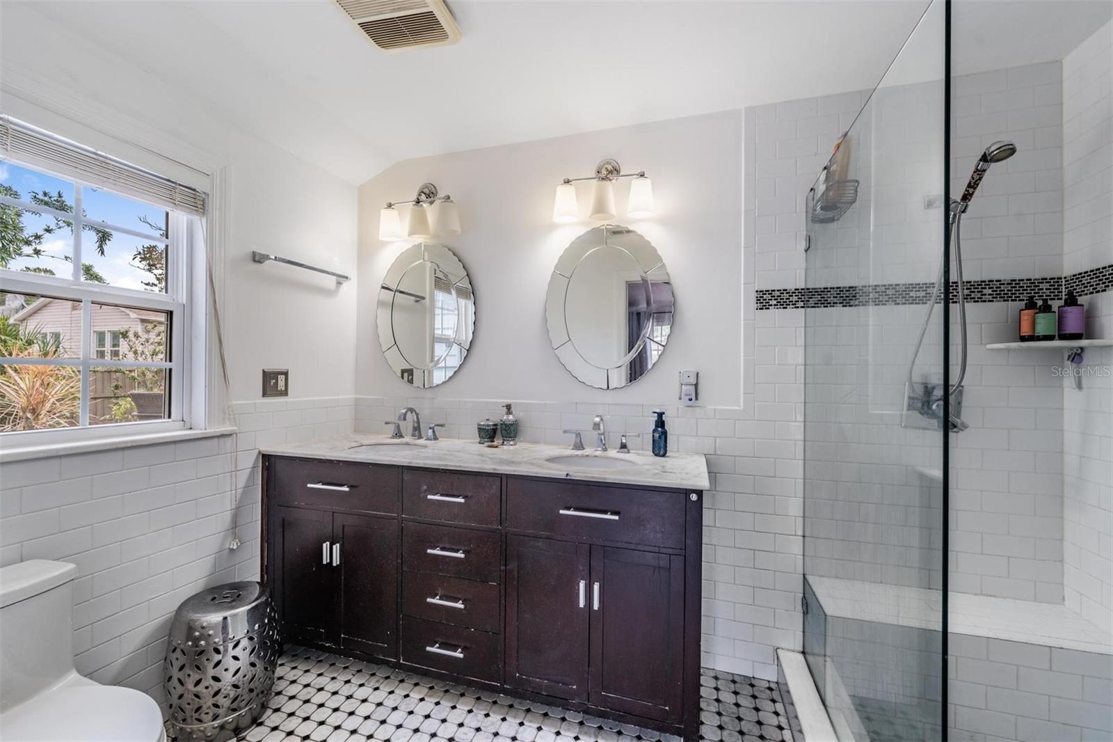Image 16 of 34 For 801 22nd Street N