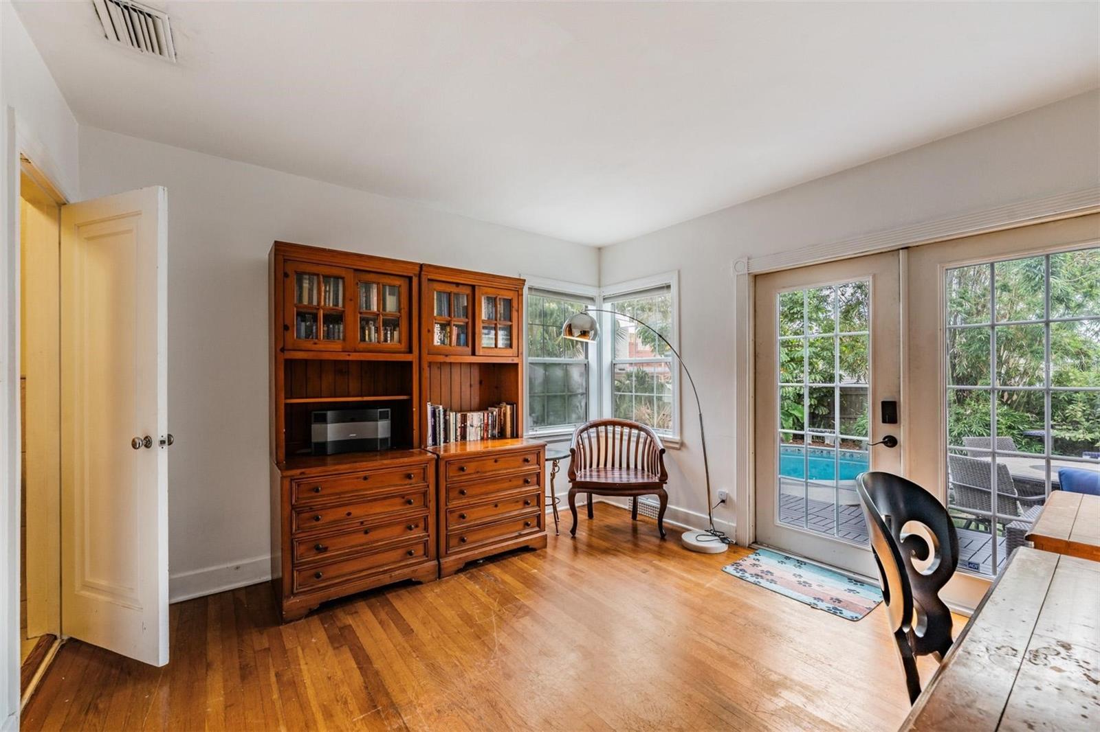 Image 20 of 34 For 801 22nd Street N