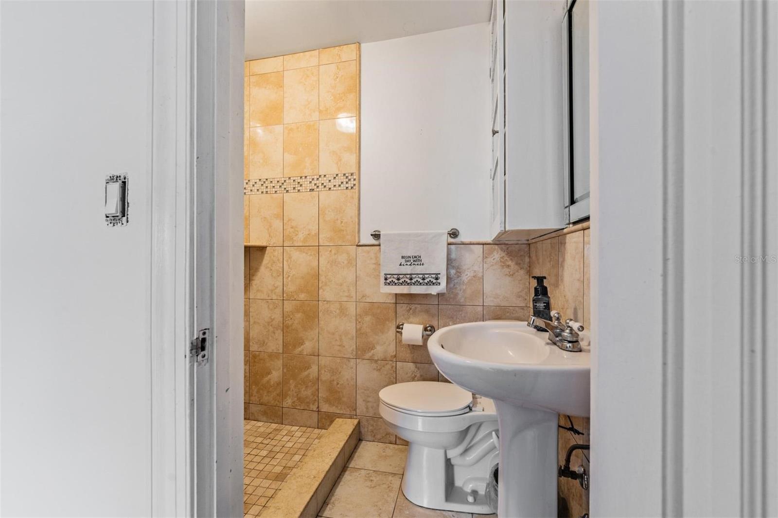 Image 21 of 34 For 801 22nd Street N