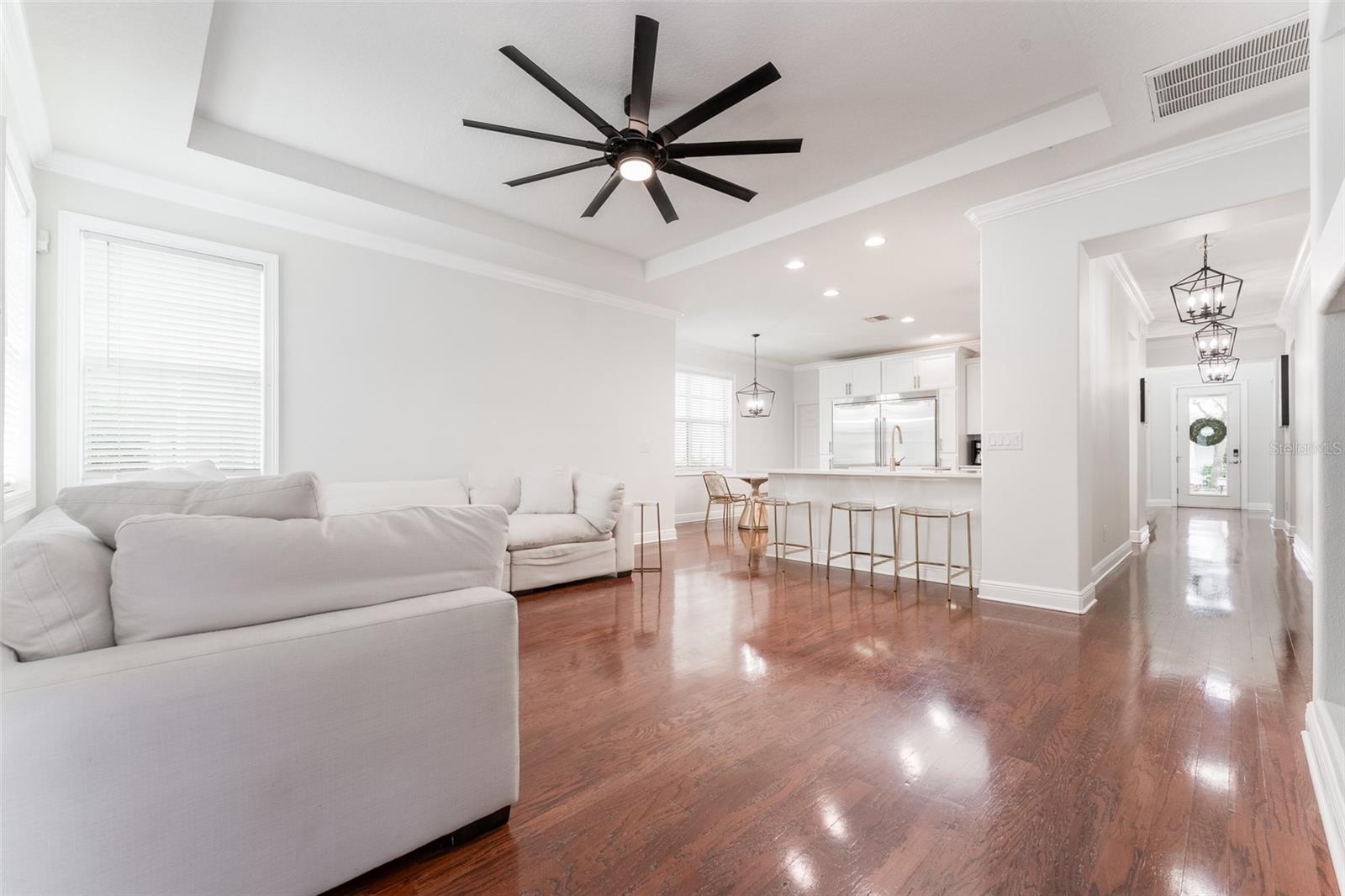Image 11 of 48 For 16007 Loneoak View Drive