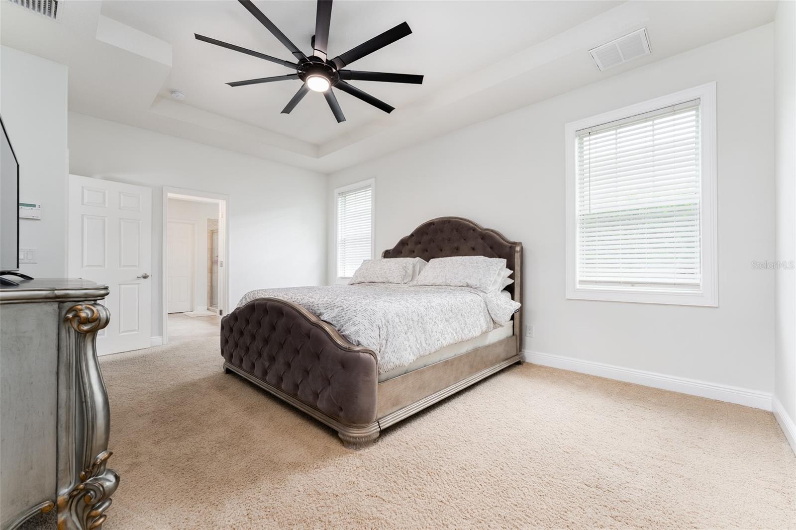 Image 18 of 48 For 16007 Loneoak View Drive