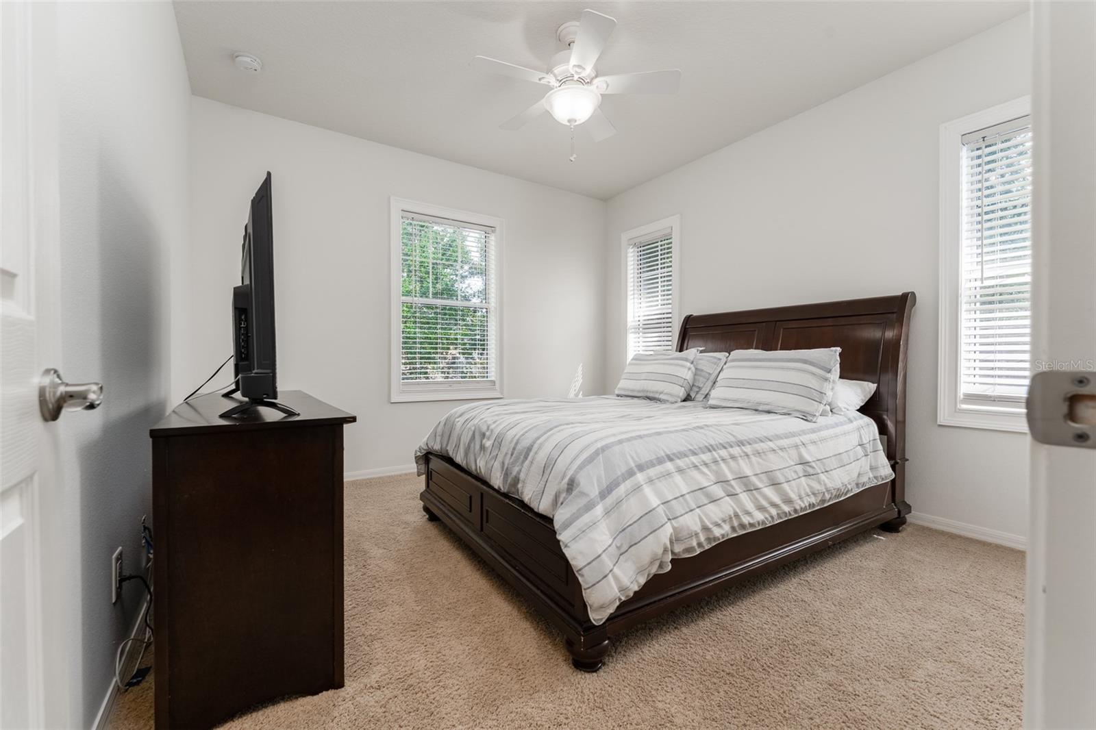 Image 33 of 48 For 16007 Loneoak View Drive