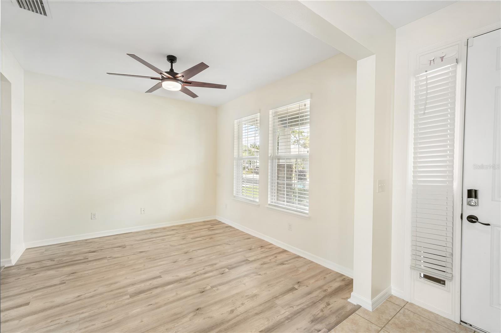 Image 4 of 32 For 5401 Suncatcher Drive