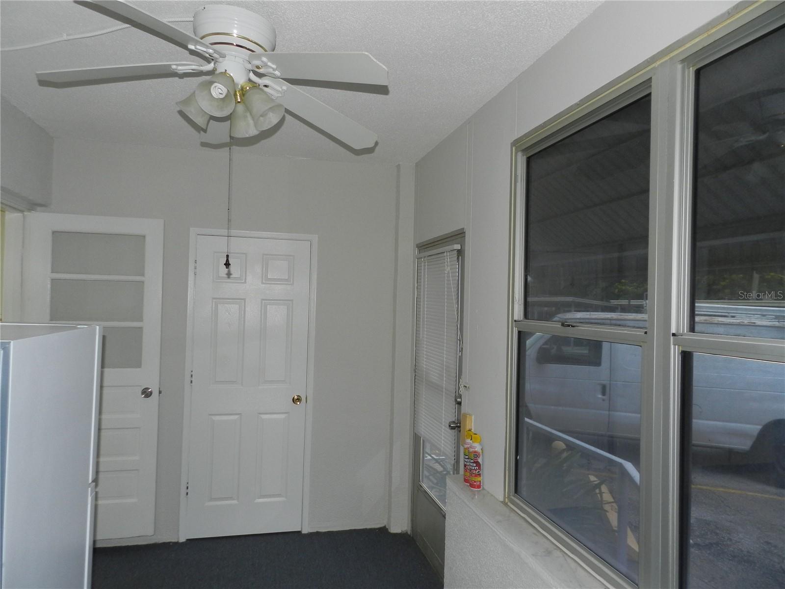 Image 6 of 18 For 911 Washington Avenue 112