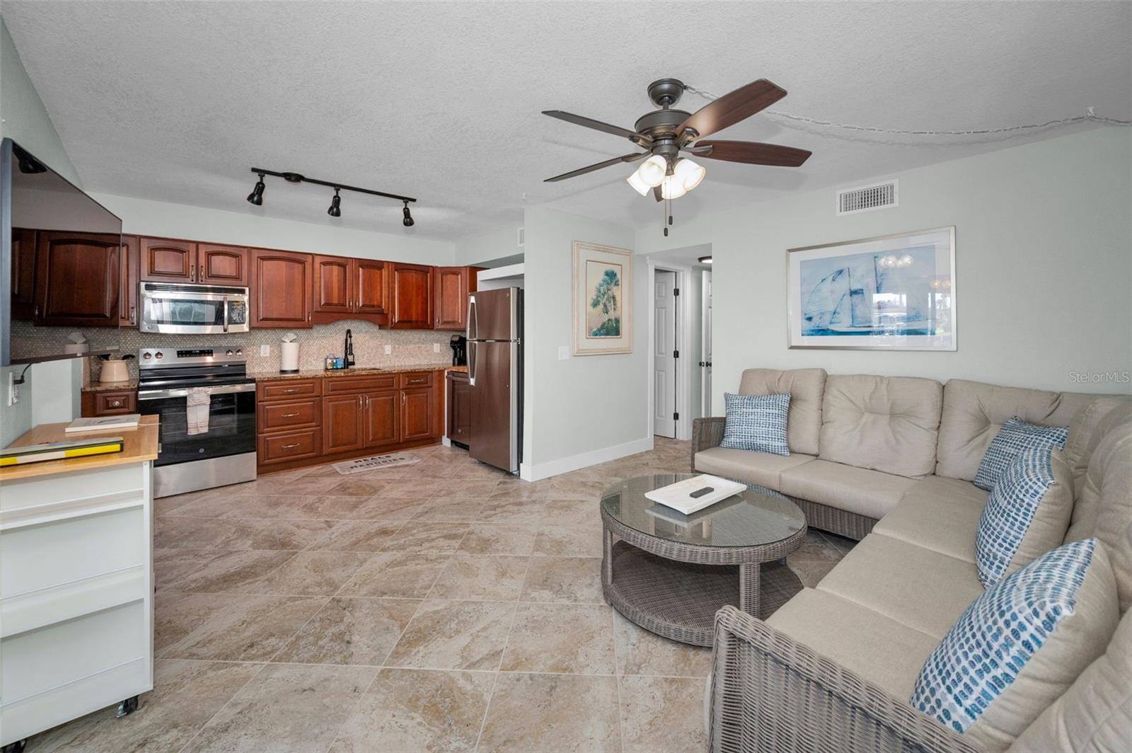 Listing photo id 22 for 2685 St Josephs Drive E