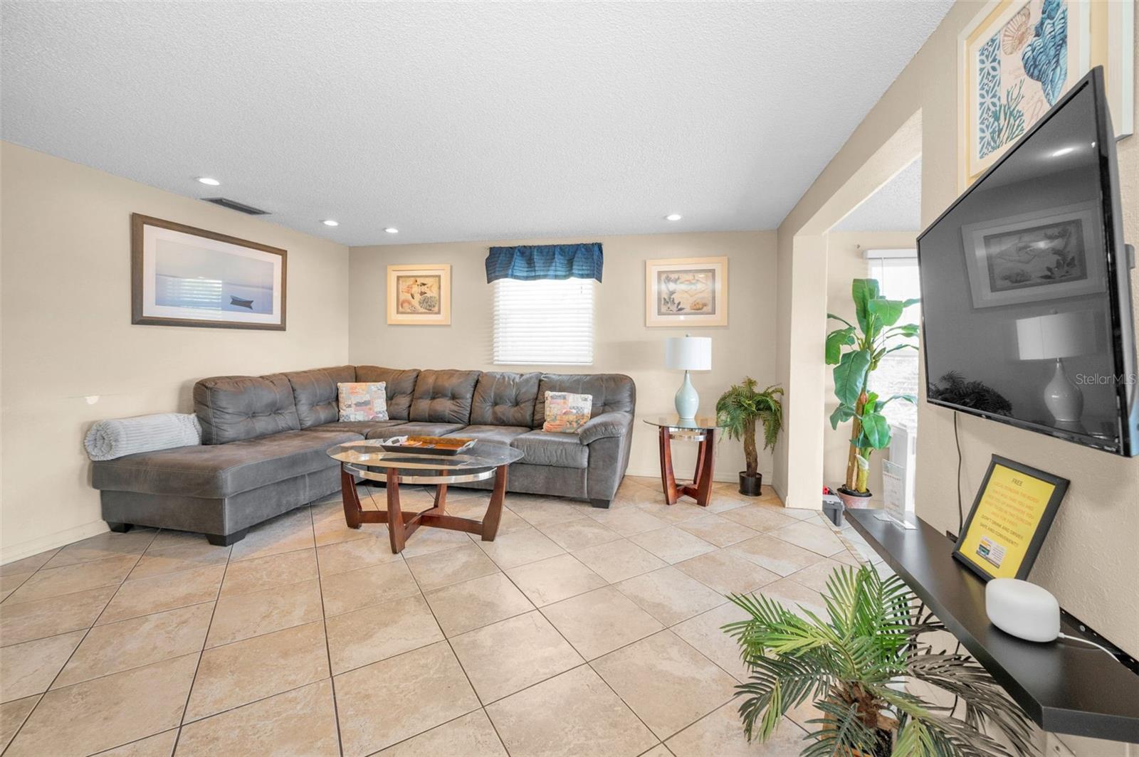 Listing photo id 36 for 2685 St Josephs Drive E