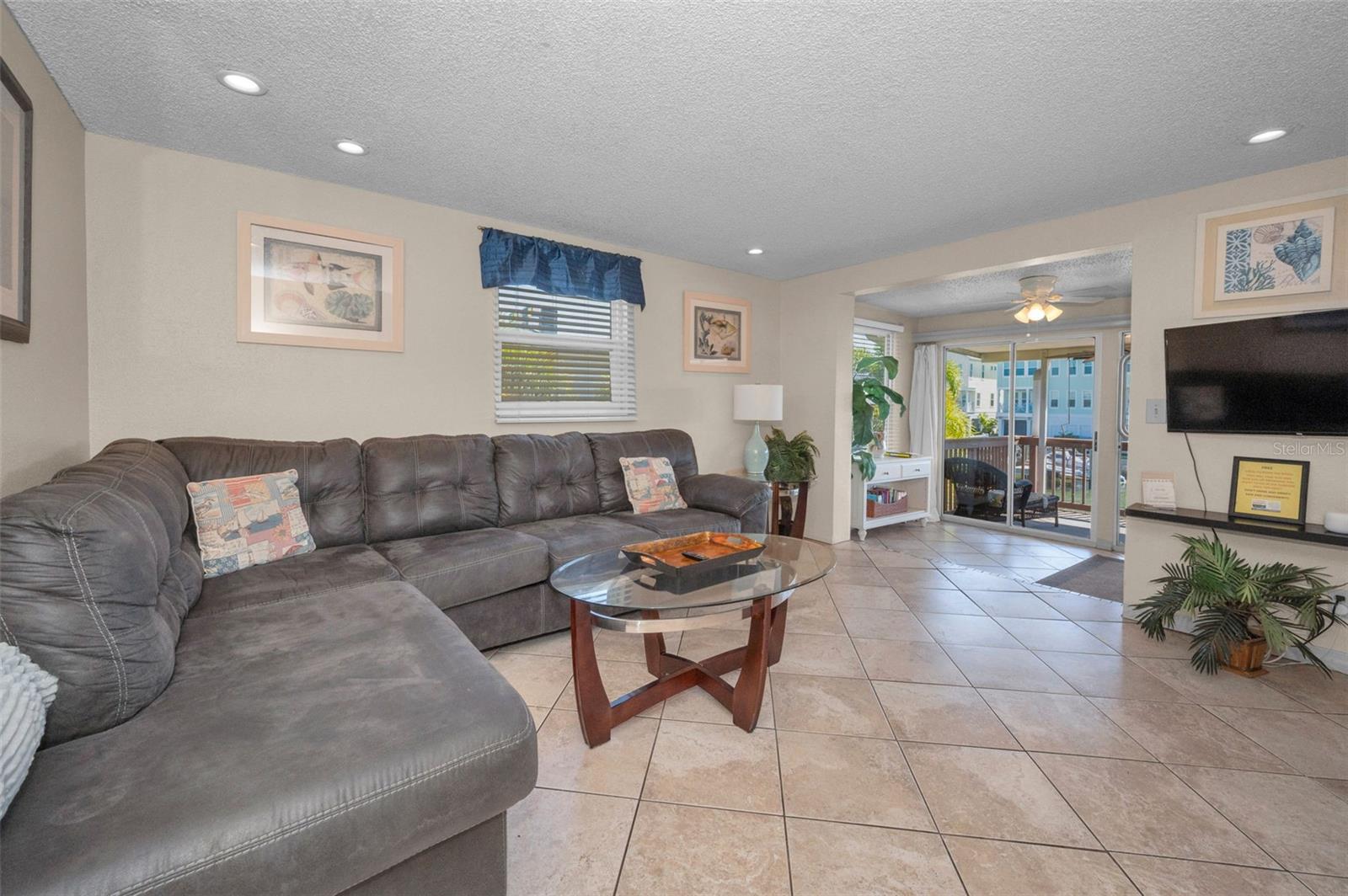 Listing photo id 37 for 2685 St Josephs Drive E