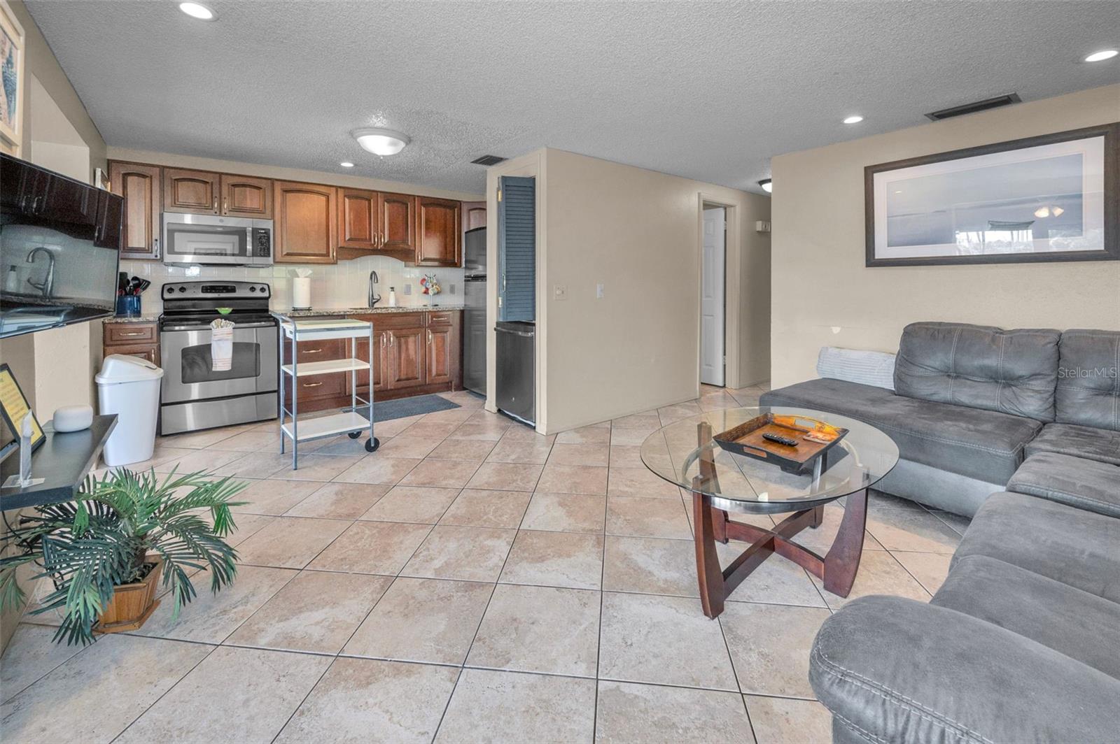 Listing photo id 40 for 2685 St Josephs Drive E