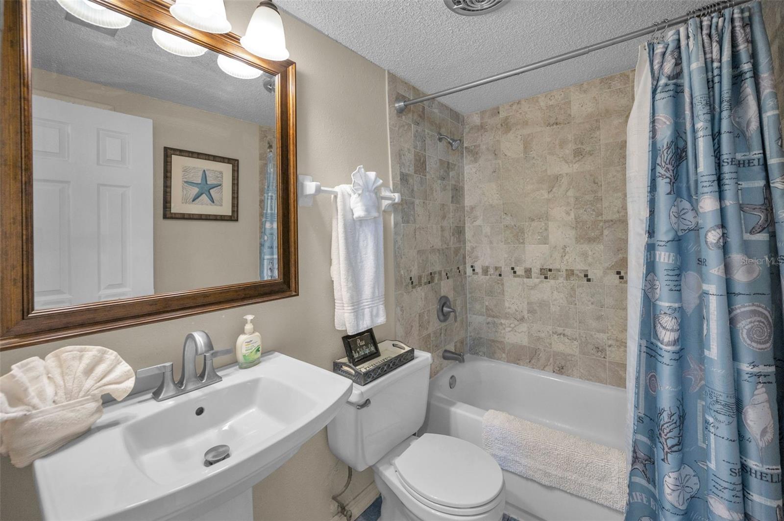 Listing photo id 43 for 2685 St Josephs Drive E