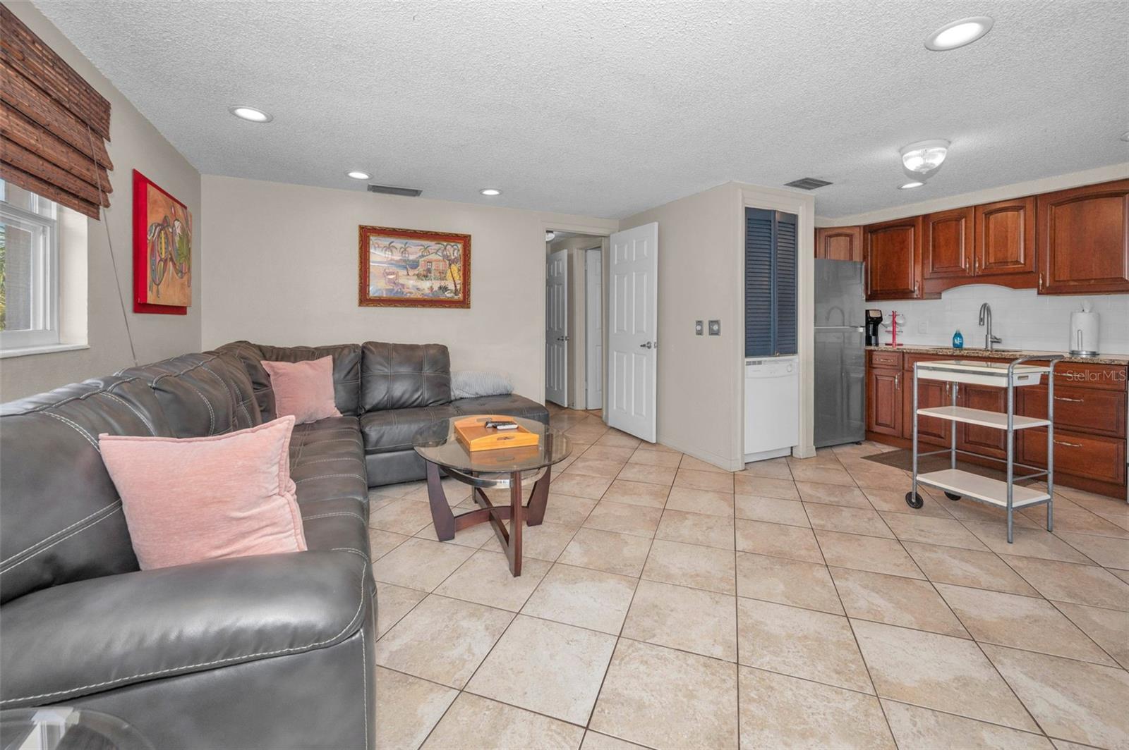 Listing photo id 76 for 2685 St Josephs Drive E