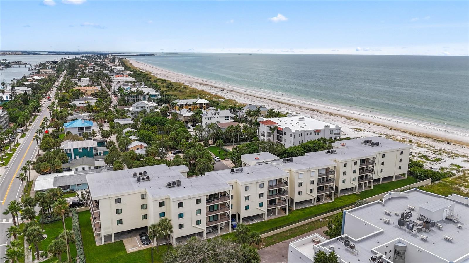 Image 33 of 47 For 3200 Gulf Boulevard 103