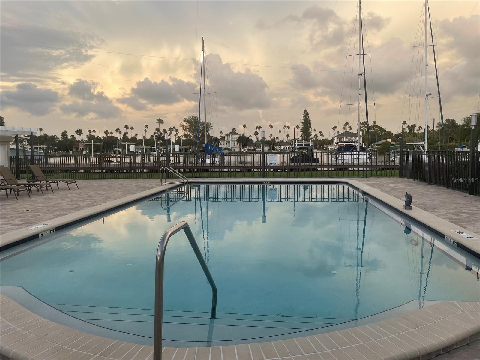 Image 40 of 47 For 3200 Gulf Boulevard 103
