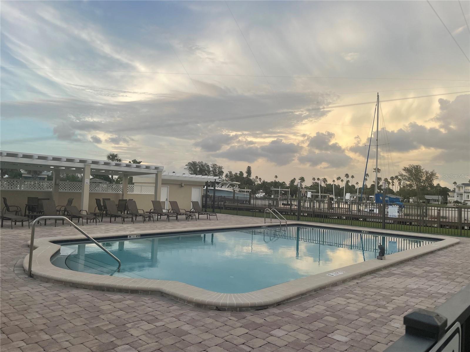 Image 42 of 47 For 3200 Gulf Boulevard 103