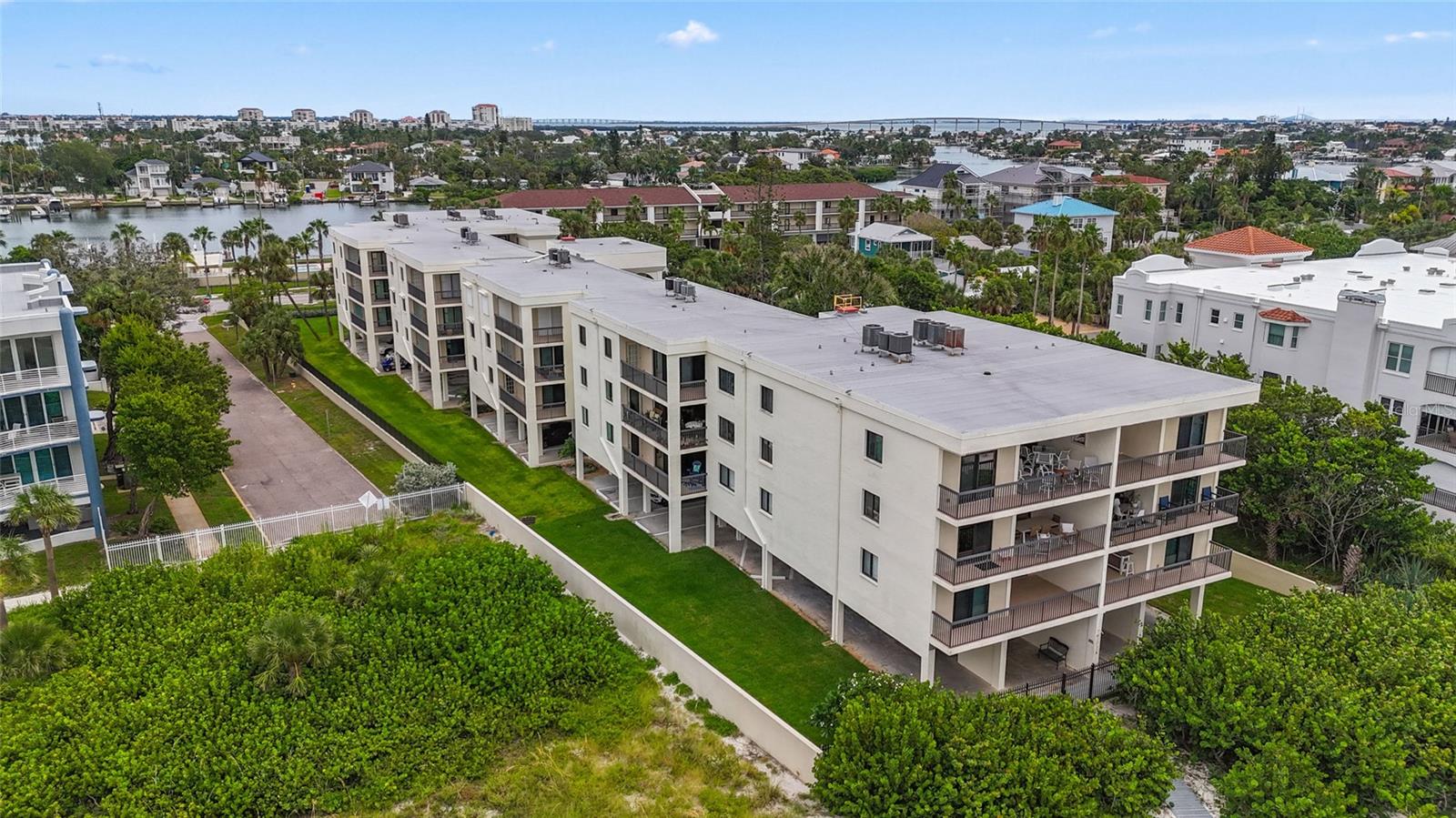 Image 46 of 47 For 3200 Gulf Boulevard 103