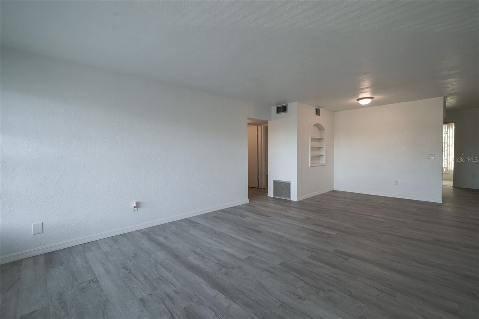 Image 4 of 20 For 4300 58th Street N 1907