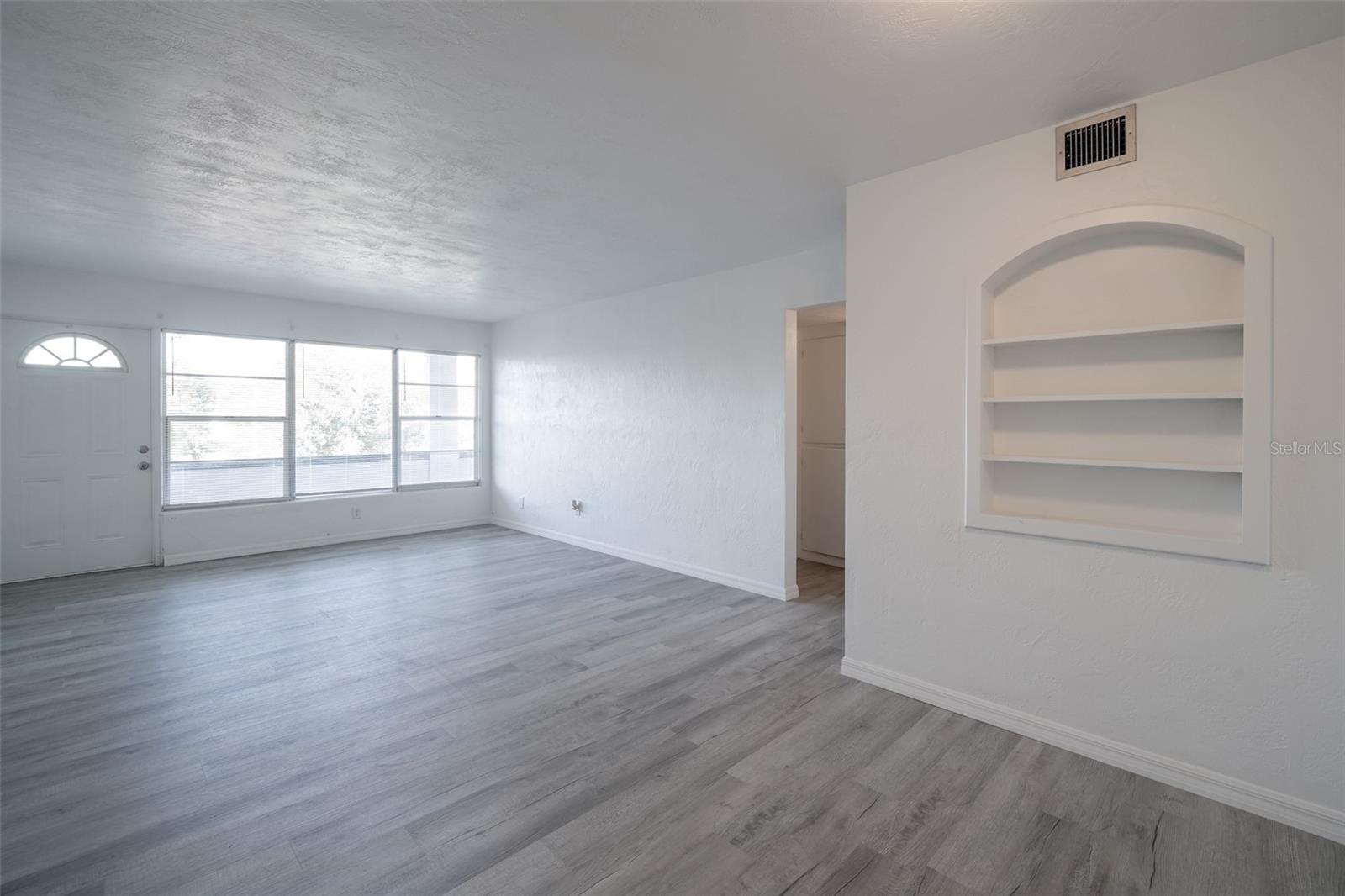 Image 6 of 20 For 4300 58th Street N 1907