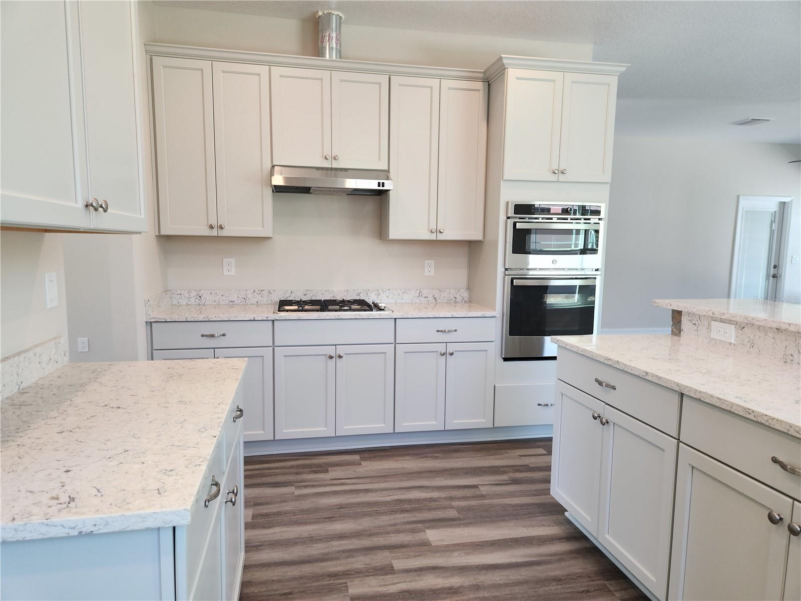 Image 13 of 31 For 416 Shannon Estates Court