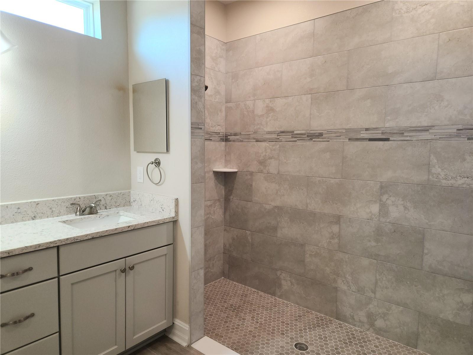 Image 21 of 31 For 416 Shannon Estates Court